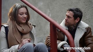 Страстный анальный секс помог Mia Split перевернуть страницу